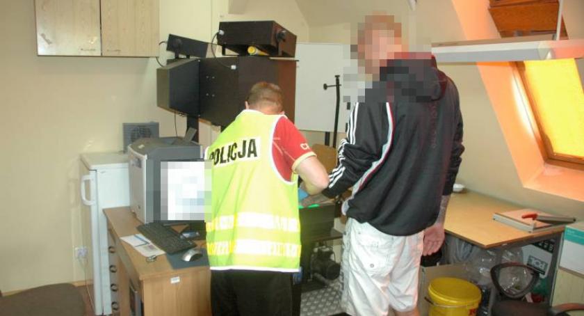 Dwaj młodzi mężczyźni odpowiedzą za pobicie