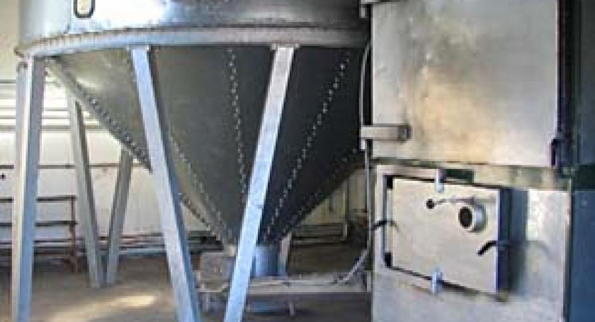 Palił się silos z trocinami 
