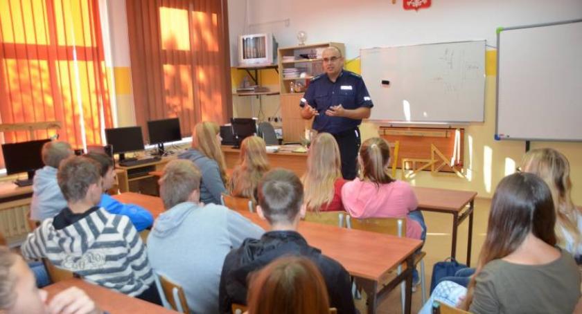 Policjanci z wizytą u gimnazjalistów
