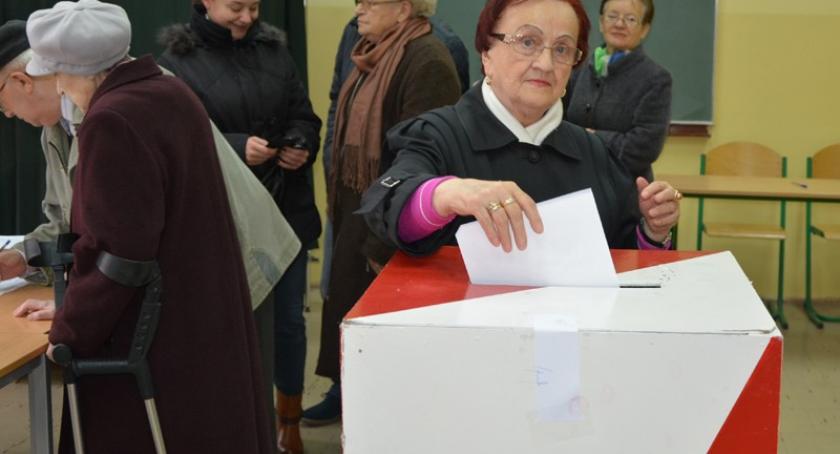 Lokale wyborcze zamknięte - wybraliśmy skład parlamentu