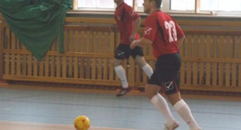 II kolejka kościerskiej ligi halowej. Ceramik samotnym liderem
