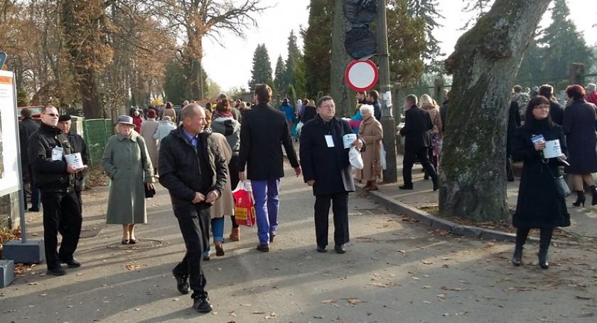 Kościerzyna. Niemal 6.000 zł na ratowanie grobów zasłużonych 