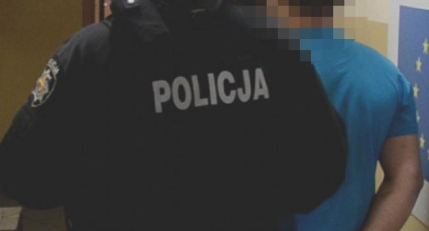 Kościerzyna. 19-latek wyrwał porftel kobiecie w centrum miasta