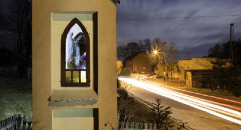 Sfotografowali i spisali historię ponad 1.200 kapliczek z Kaszub