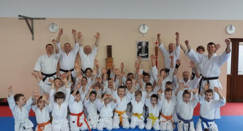 Szenajda. Feryjny obóz karate