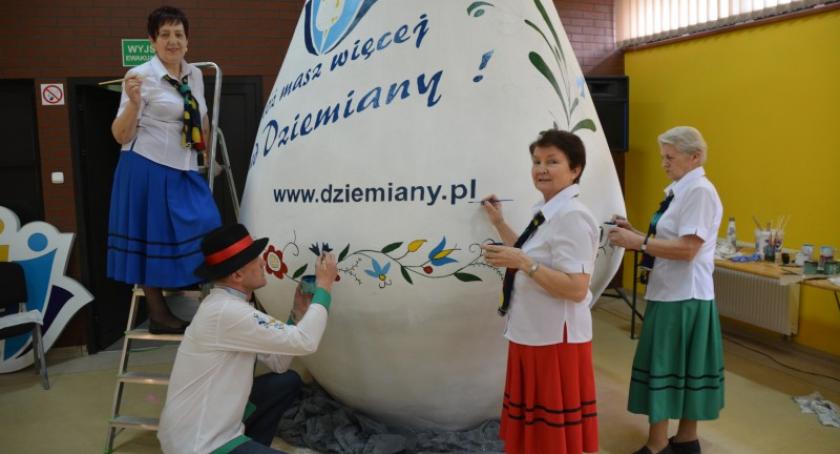 W Dziemianach powstało największe wielkanocne jajo na Kaszubach