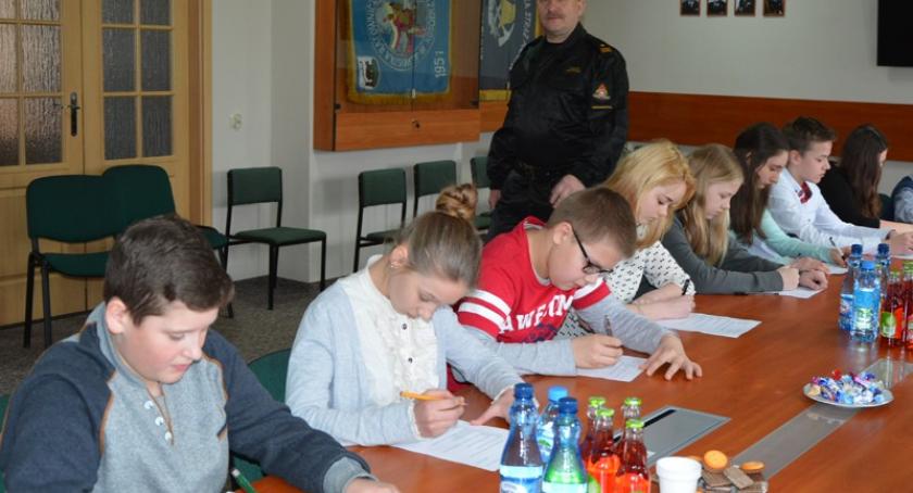 Kościerzyna. Zmagali się z wiedzą pożarniczą