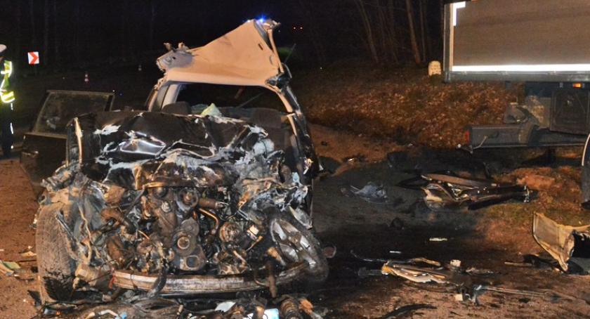 Kościerzyna-Stara Kiszewa. Tragiczny wypadek - nie żyje 19-latka i 23-latek