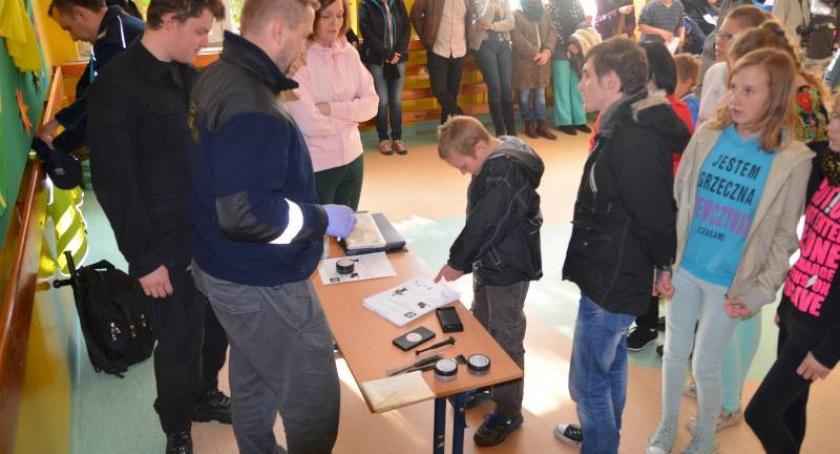 Kościerzyna. Policjanci na szkolnym festynie
