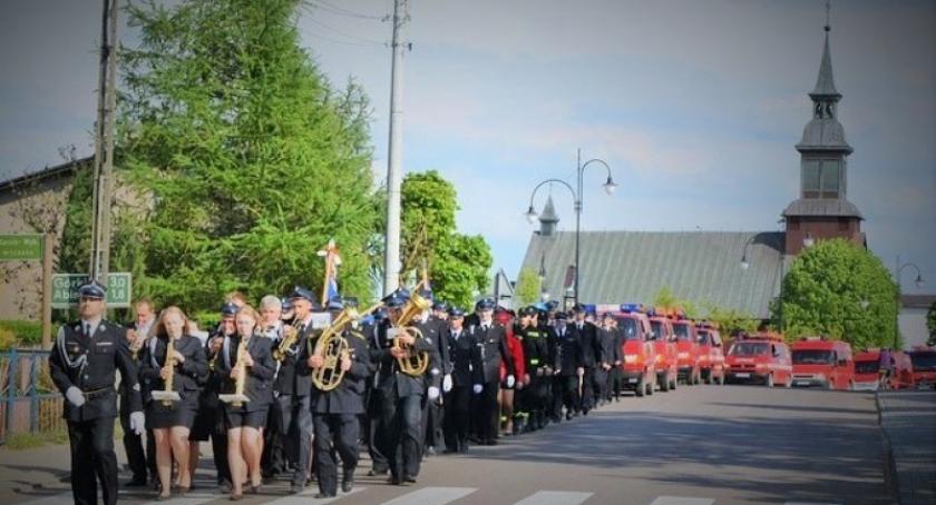 Odznaczenia i podziękowania dla druhów z gminy Karsin na Dzień Strażaka