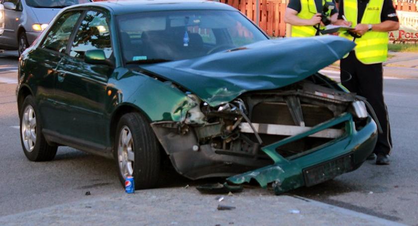Nowa Karczma. Wypadek na skrzyżowaniu - trzy osoby poszkodowane