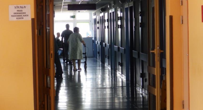 Za mało warzyw, za dużo czerwonego mięsa - sanepid sprawdził posiłki w kościerskim szpitalu
