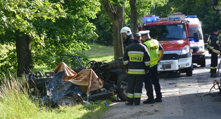 Szumleś Królewski. Zderzenie fiata 126 p z ciężarówką - nie żyją dwie osoby