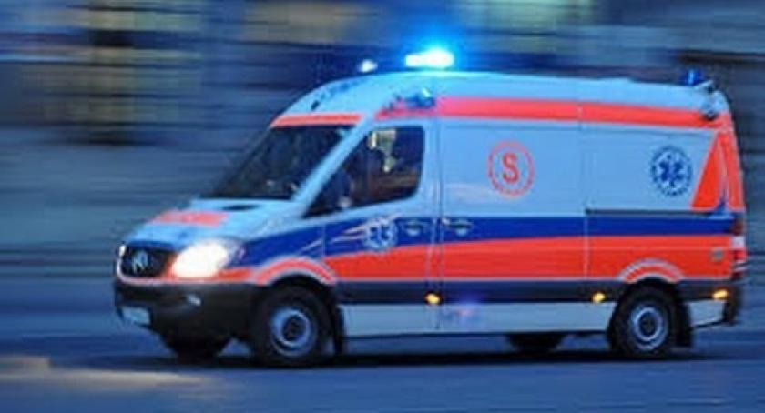 Nowa Karczma - Kościerzyna. Saab podczas wyprzedzania wypadł z drogi