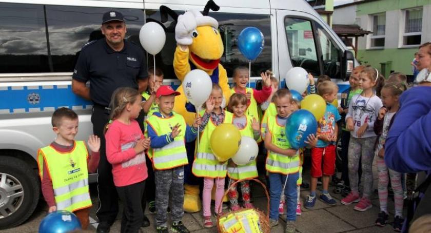 Kościerzyna. Policjanci odwiedzili uczniów najmłodszych klas