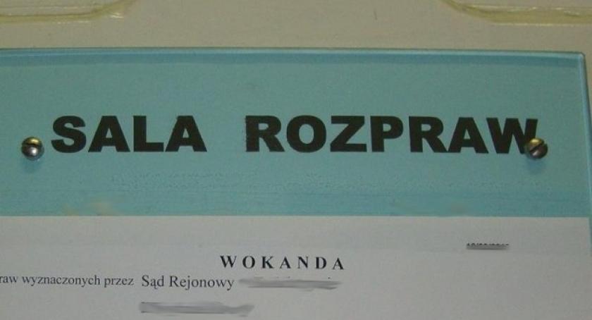 Byli starostowie chcą umorzenia procesu