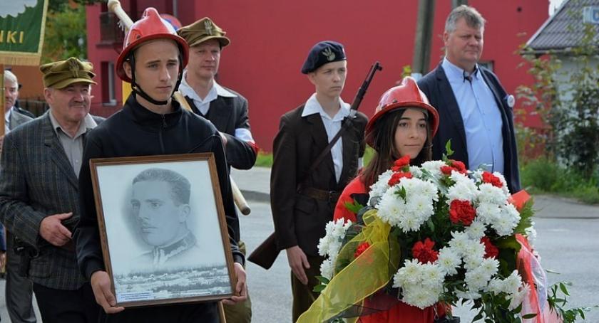 Dziemiany. Oddali hołd kpt. Alojzemu Bruskiemu 