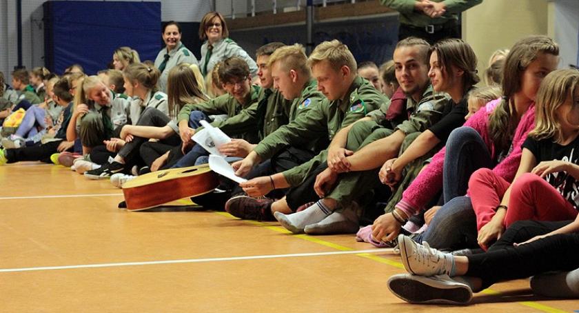 Lipusz. Biwakiem rozpoczęli nowy rok harcerski