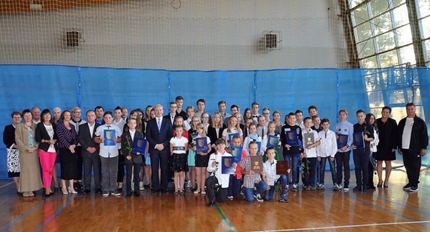 Nowa Karczma. Nagrodzeni za wyniki w nauce i osiągnięcia sportowe