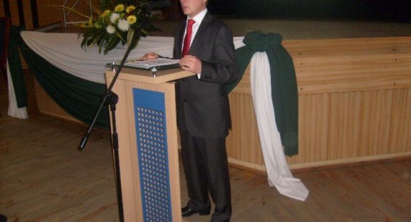 Wspólnota popiera Modrzejewskiego