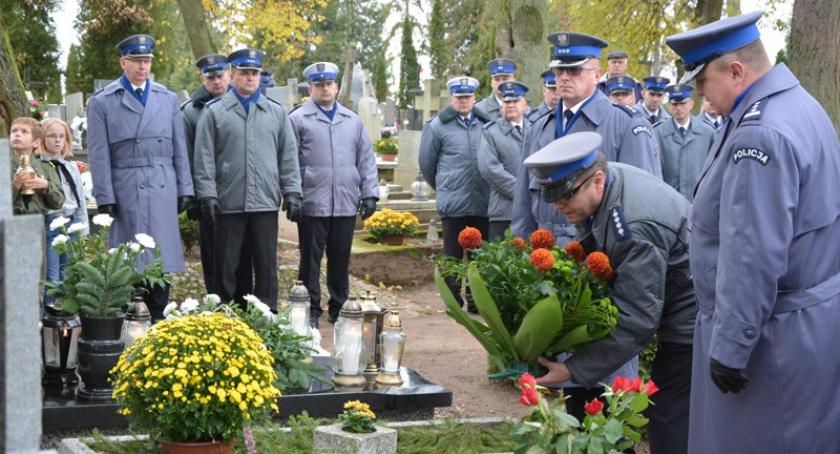 Kościerzyna. Funkcjonariusze oddali hołd przedwojennemu policjantowi post. Józefowi Mejzie