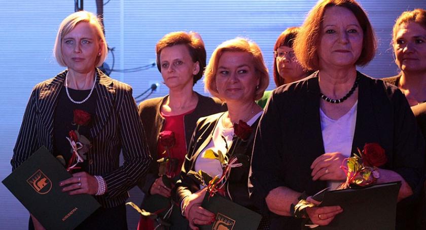Kościerzyna. Nauczyciele otrzymali nagrody z okazji Dnia Edukacji Narodowej