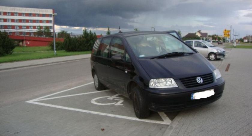 Notoryczne parkują na 