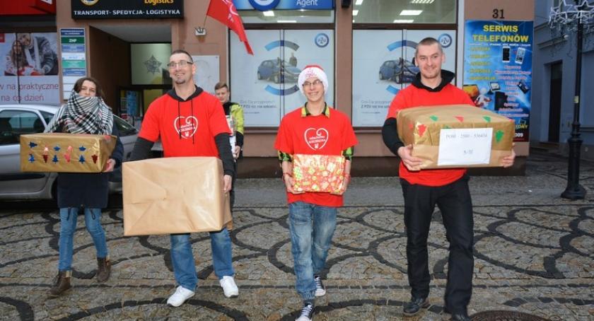 Odmieniają życie i dają radość - trwa finał Szlachetnej Paczki