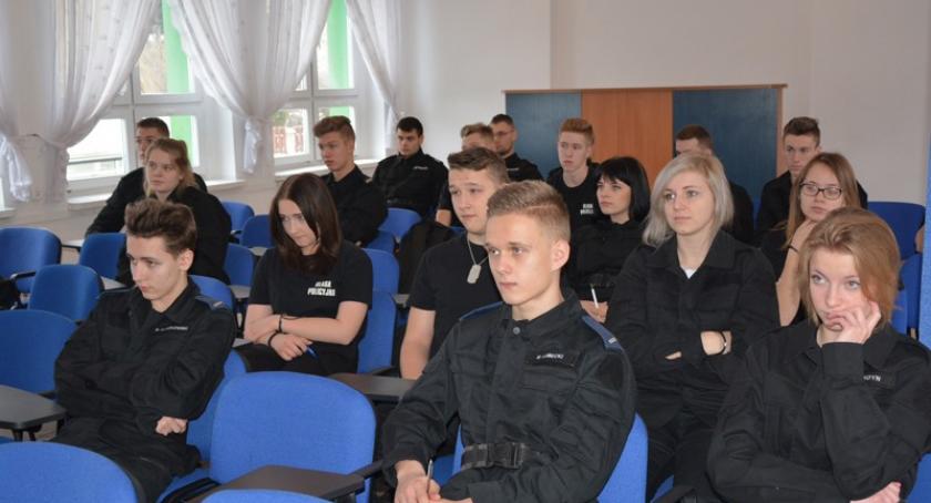 Kościerzyna. Testowali swoją wiedzę z zakresu pracy strażnika miejskiego