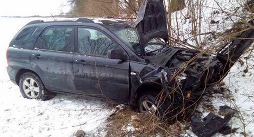 Raduń - Lamk. Kia wjechała do rowu - 31-latka trafiła do szpitala
