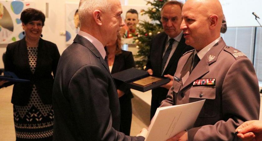 Leszek Słomiński z nagrodą Komendanta Głównego Policji i PKOL
