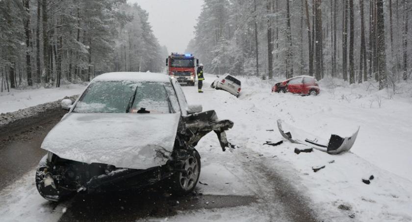 Korne. Zderzenie trzech pojazdów na K20