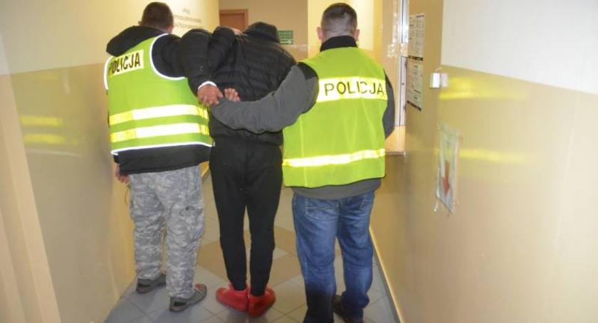 Przewoził ćwierć kilograma marihuany i amfetaminy. W mieszkaniu miał więcej