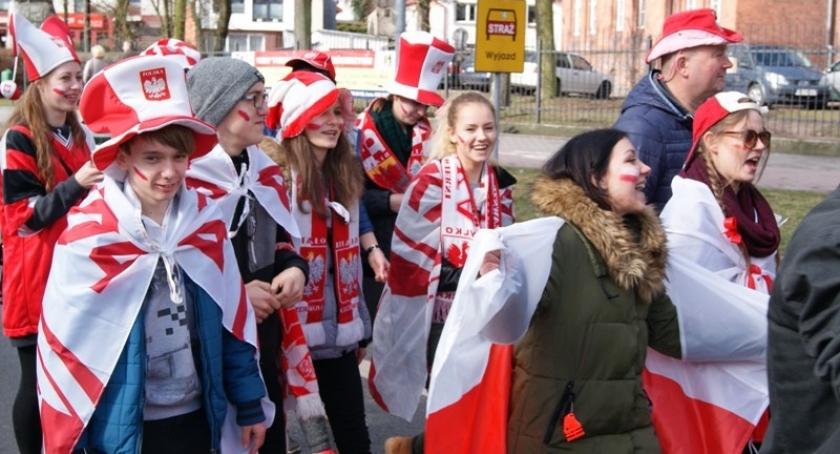 Gwiżdże, żołnierze i bociany na ulicach Kościerzyny - w ten sposób świętowano XIX Dzień Ekonomika