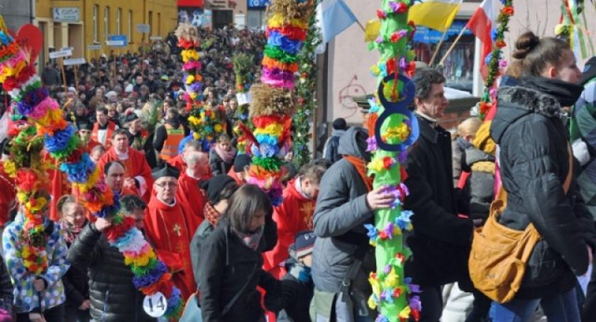 Tysiące młodych zjadą do Kościerzyny. W niedzielę zakaz sprzedaży alkoholu