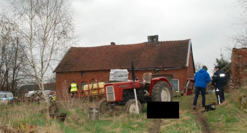 Gm. Stara Kiszewa. 50-latek zginął pod kołami ciągnika