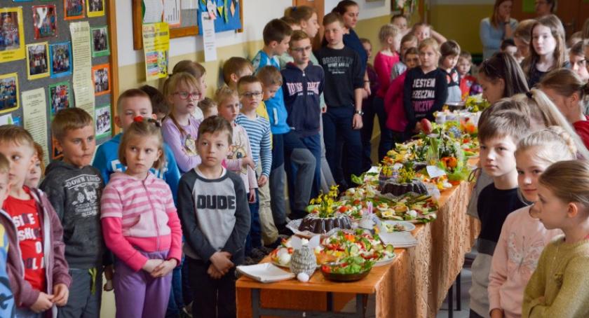 Wspólne śniadanie wielkanocne uczniów Szkoły Podstawowej w Osowie