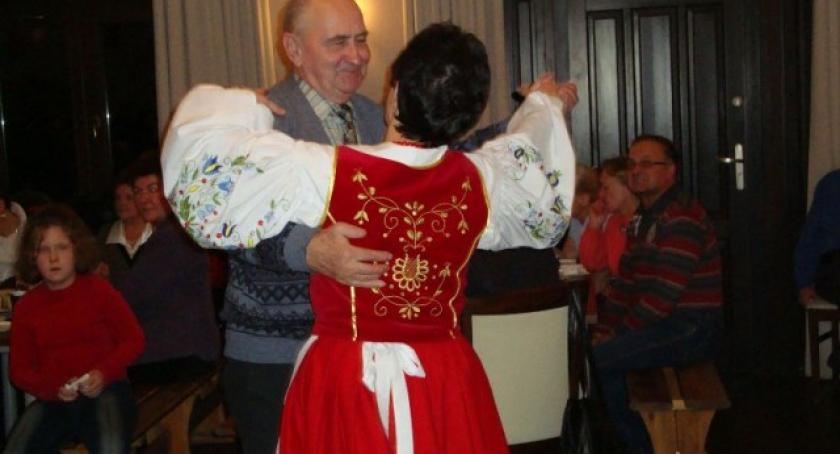 Gwiżdże, tańce i kolędy w kościerskiej 