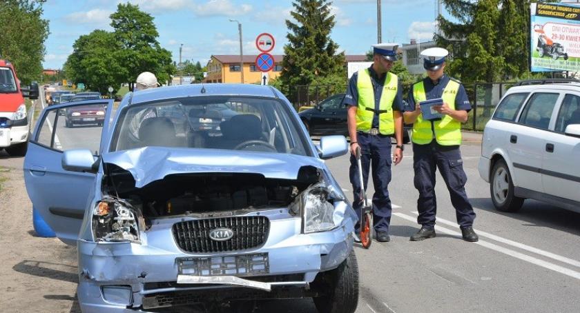 Kościerzyna. Kia uderzyła w mazdę - dziecko w szpitalu