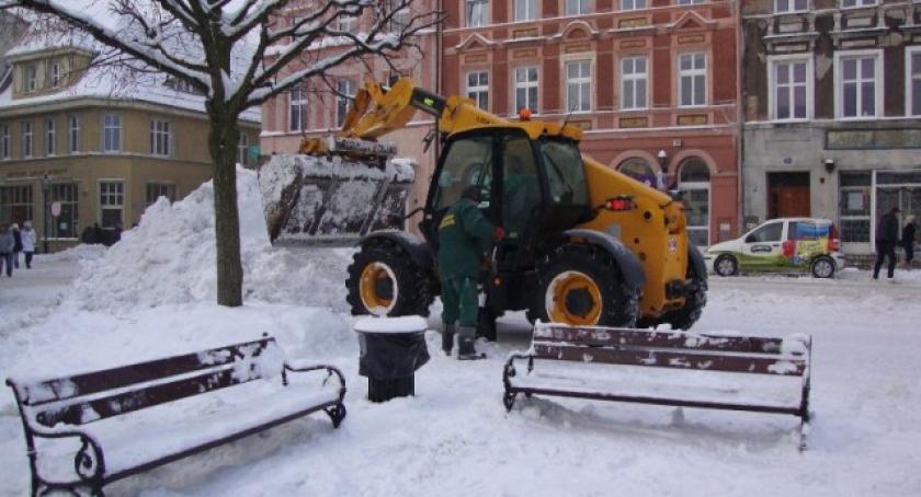 Wywożą śnieg z miasta