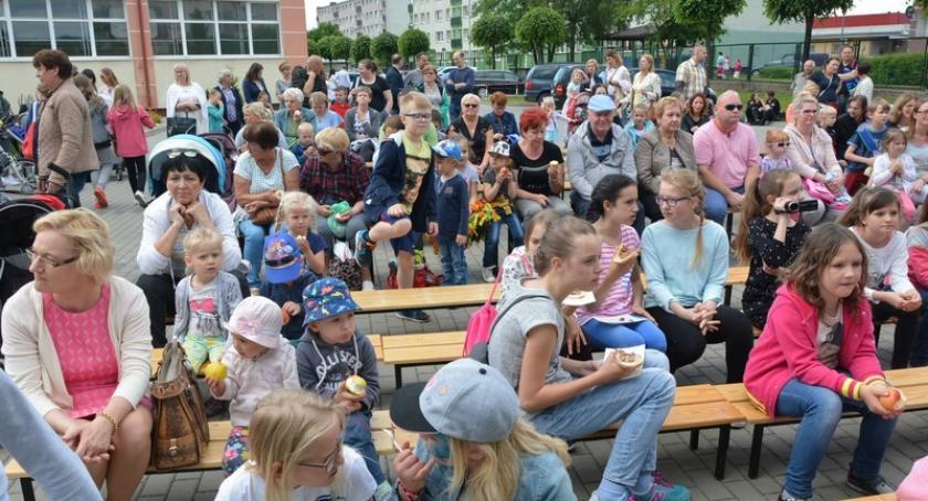 Sportowo, artystycznie i fantastycznie - festyn szkolny w kościerskiej 