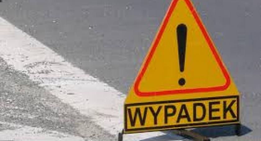 Skrzydłowo. Pięciolatka wbiegła pod samochód