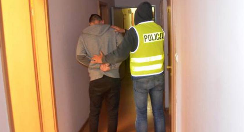 Dwaj 19-latkowie z zarzutami za uszkodzenie pojazdów