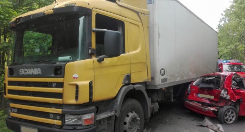 Raduń. Scania uderzyła w fiata - fiat w iveco
