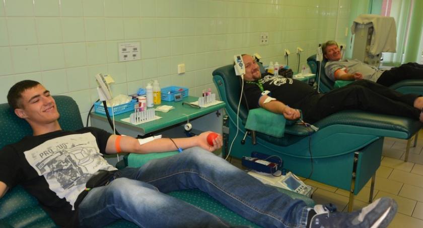 Kościerzyna. Połączyła ich krew - mundurowi dzielili się płynem ratującym życie