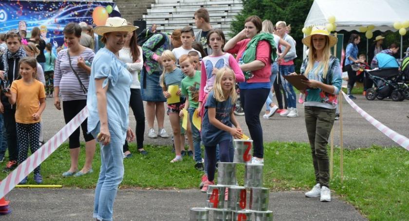 Kościerzyna. Kolory trzeźwości - żółty piknik w Ogródku Jordanowskim