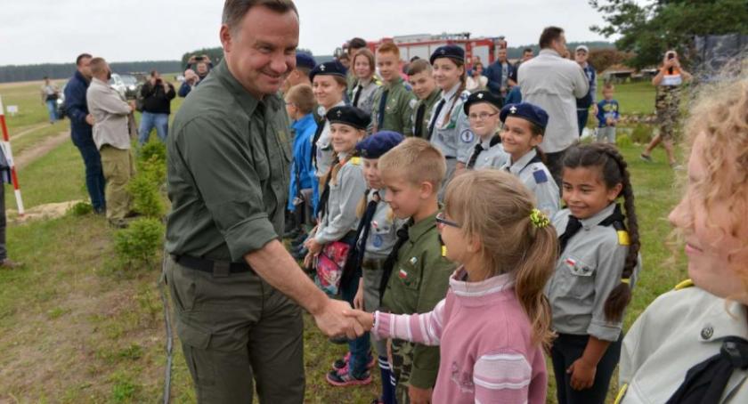 Prezydent Andrzej Duda na Kaszubach - spotkał się  harcerzami