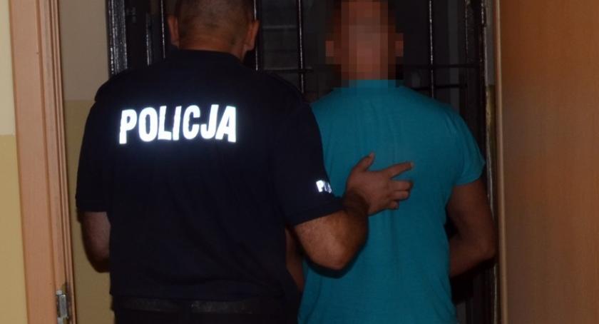 Kościerzyna. 20-latek bez uprawnień, 32-letni pasażer z narkotykami