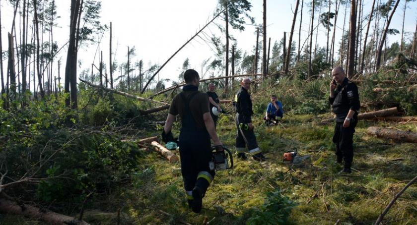 Mija tydzień, a służby wciąż walczą ze skutkami nawałnicy
