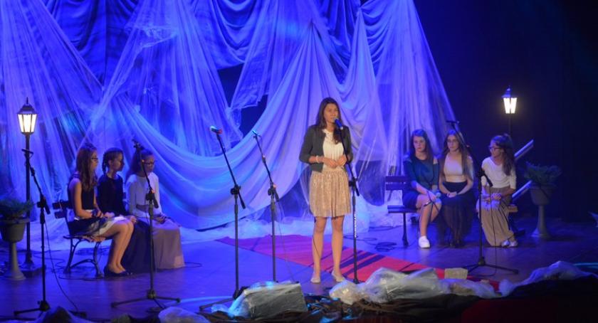 Kościerzyna. Dopóki stoją góry... - niezwykły koncert w wykonaniu kościerskiej młodzieży